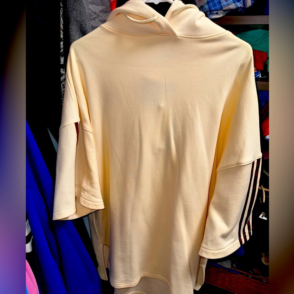 Beautiful short-sleeved Ivy Park Adidas hoodie. NWOT